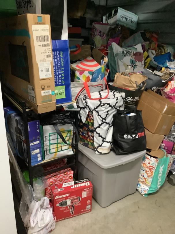 Storage Unit Auction in Pelham, NY at Storage Post Pelham STAU010402